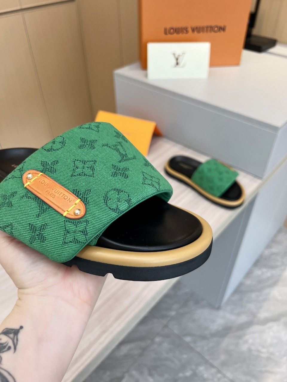 Louis Vuitton Slippers